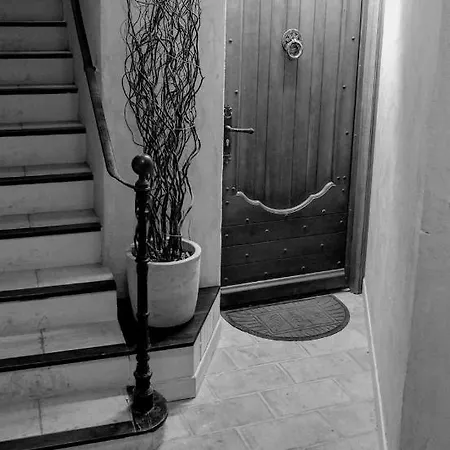Elegant Studio With Terrace, Nestled By The Sea And Old Town Fortified Wall Appartement